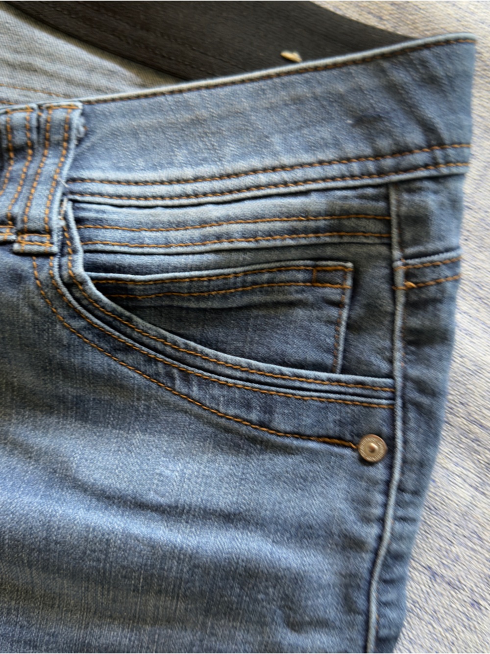 Democracy Blue Denim Jeans - Picture 3 of 6